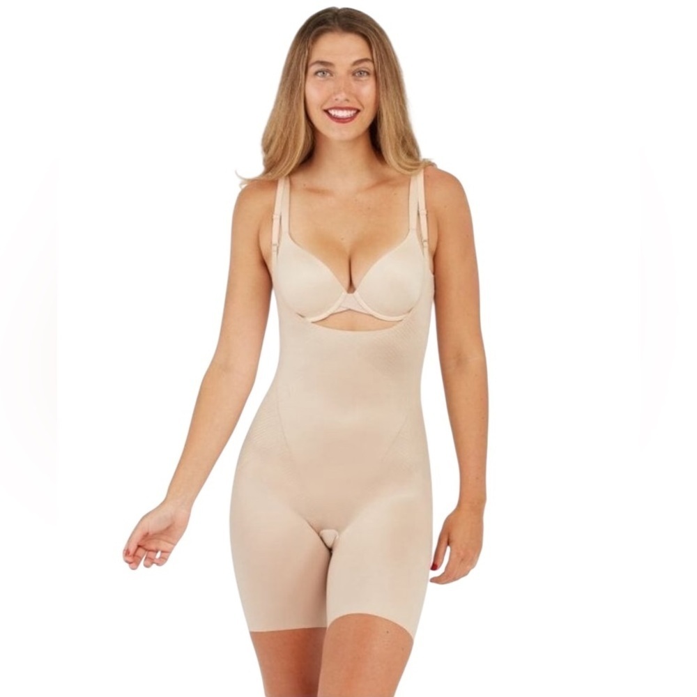 Spanx Thinstincts 2.0 Nude Body Suit Thigh Saver Open Bust Shape wear Small